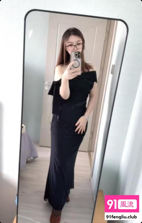 铁西反差眼镜妹